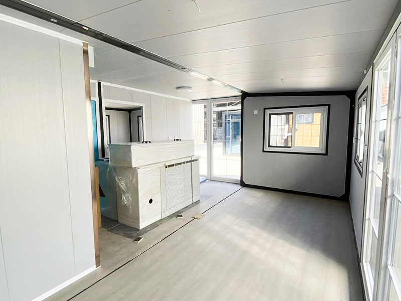 Cameră rezidențială pentru containere extensibile cu aripi duble